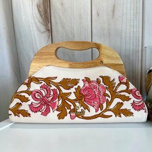 NWT Spartina 449 Miranda Clutch in Pepper Hall Woodblock Floral